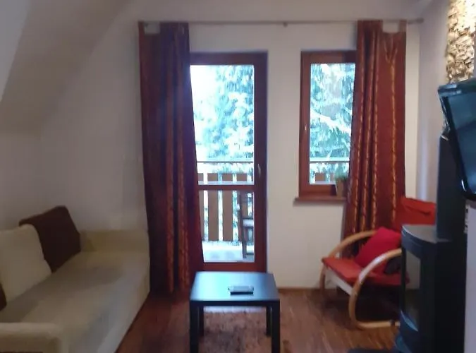 Hiszpanski Apartment