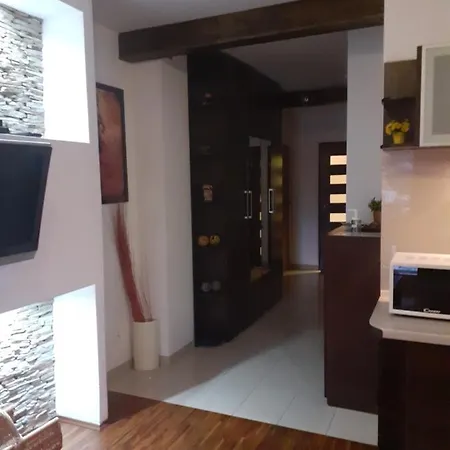 Hiszpanski Apartment *